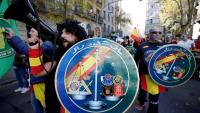 Disfresses i pintura, en la manifestació policial de Jusapol d’ahir a Barcelona